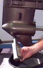 Меняем масло в редукторе мотора Tohatsu