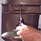 Меняем масло в редукторе мотора Tohatsu